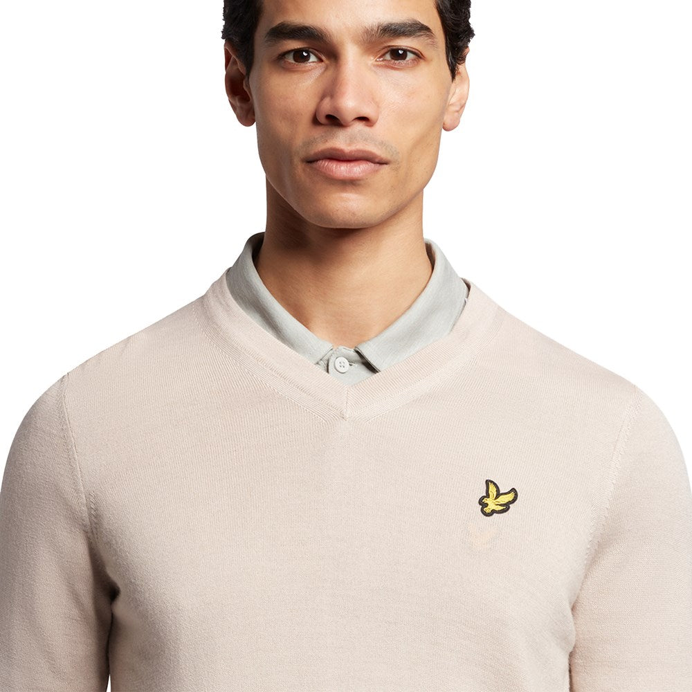 Lyle & Scott Golf Merino Blend V Neck Pullover - Pink Taupe